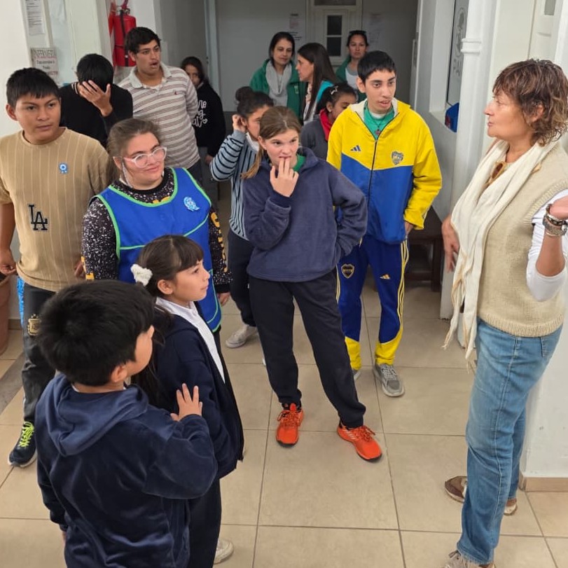 Alumnos de la Escuela N°6 participaron de una jornada educativa junto al equipo de Salud